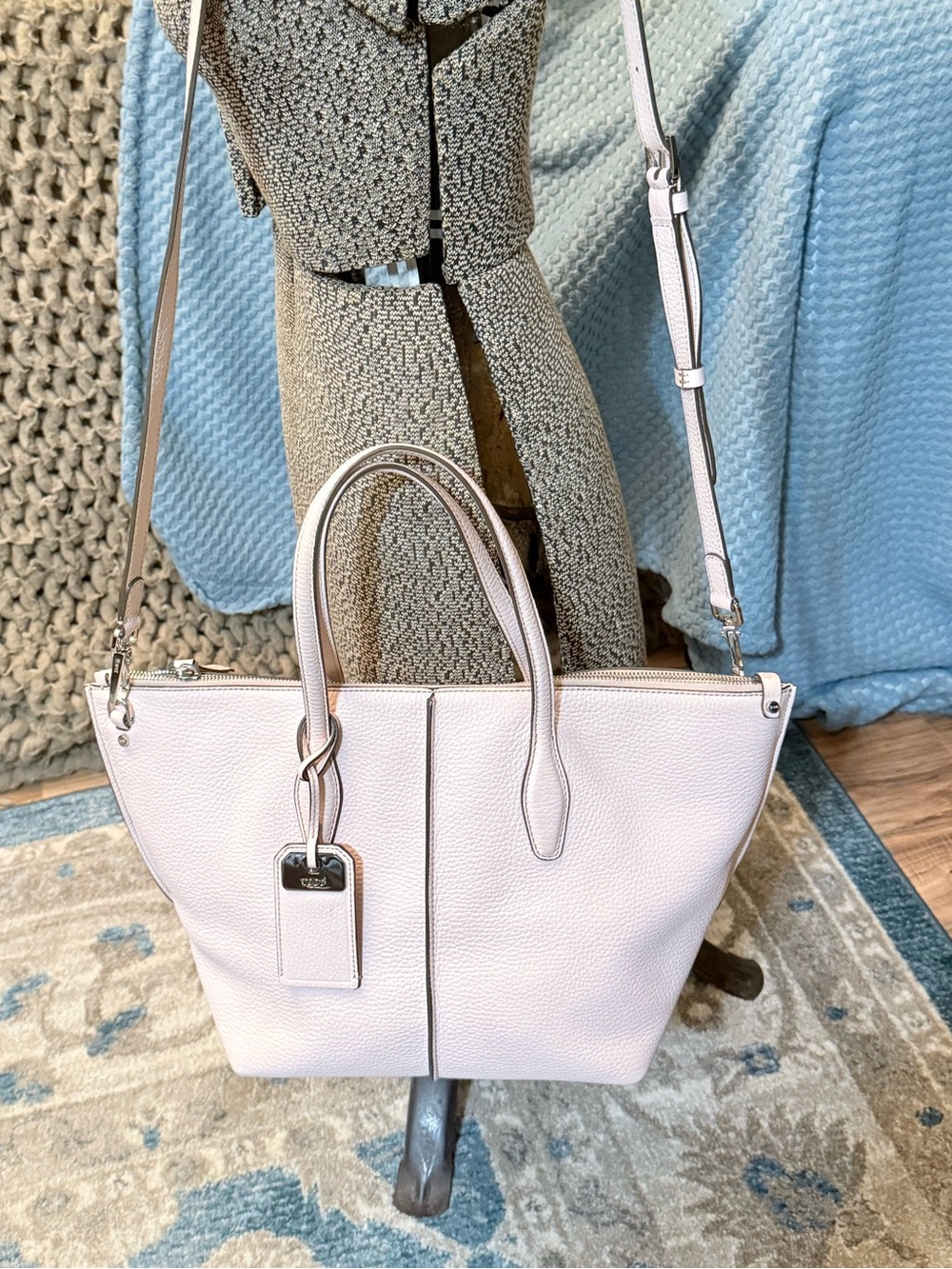Tod’s Light Pink Pebbled Leather Tote – Silver Hardware, Removable Strap